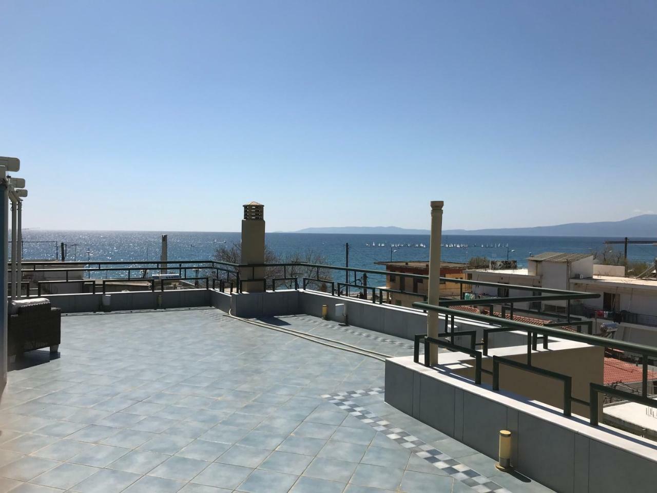 Appartement Tg Kalamata Beach Studio With Sea View Terrace Extérieur photo