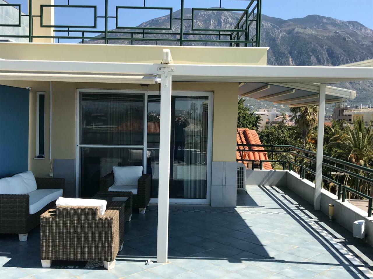 Appartement Tg Kalamata Beach Studio With Sea View Terrace Extérieur photo